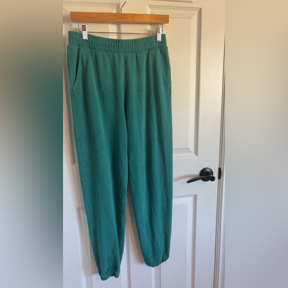 O’neill women’s sweatpants
Size small